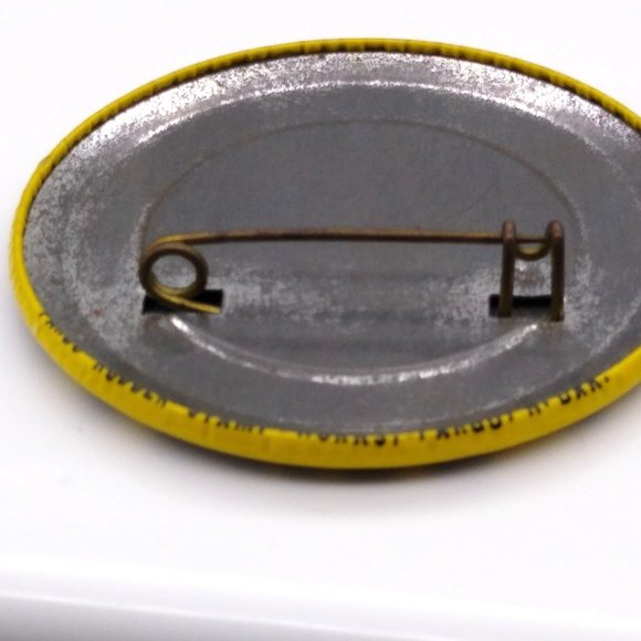 Vintage Smile God Loves You Pinback, Collectible Yellow Pin from Fargo Rubber - Picture 4 of 5